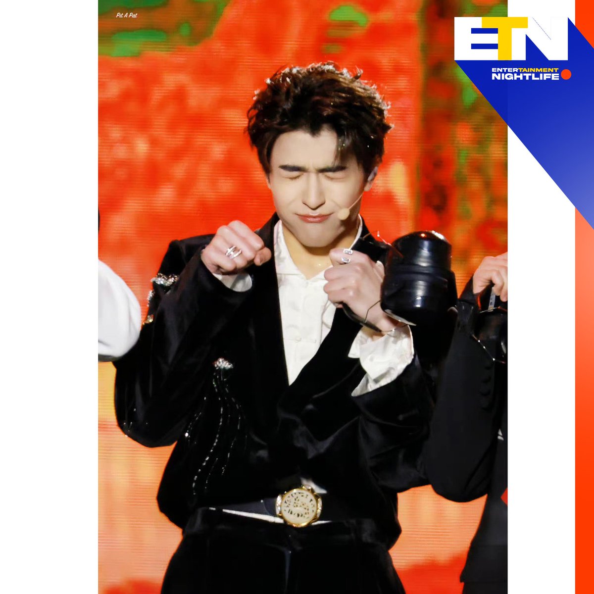 EtThailand's tweet photo. อากาศหนาวทำอะไรไม่ได้ !!! เพราะ “แพทริค” ฮอตมาก จัดเต็มในคอนเสิร์ตแรกแบบออฟไลน์ของ INTO1 @patrick_pppat
#PATRICK051CONCERT #PaiPaixINTO1零伍壹 #แพทริค #แพทริคณัฐวรรธ์ #into1__patrick #ETN #ETNentertainmentnightlife #ข่าวบันเทิง https://t.co/gAnX33Vlwy