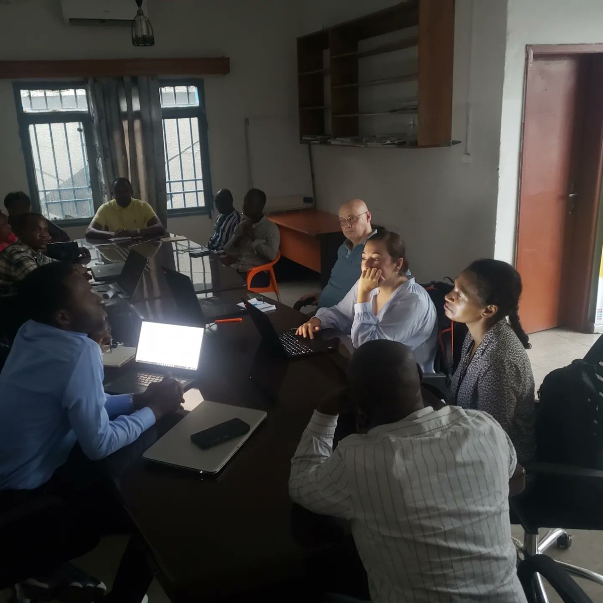 lyrecdrc3's tweet photo. #LYREC- Ambassade de Suède à Kinshasa / Embassy of Sweden in Kinshasa :
VISITE DE LA DÉLÉGATION DE L'AMBASSADE AU SIÈGE DE LYREC/LE 15.02.2023 ET LE 17.02.2023
L'équipe de la coordination nationale de la plateforme LYREC a reçu en son siège la délégation de la @SwedeninDRCongo https://t.co/zU0TmfR68V