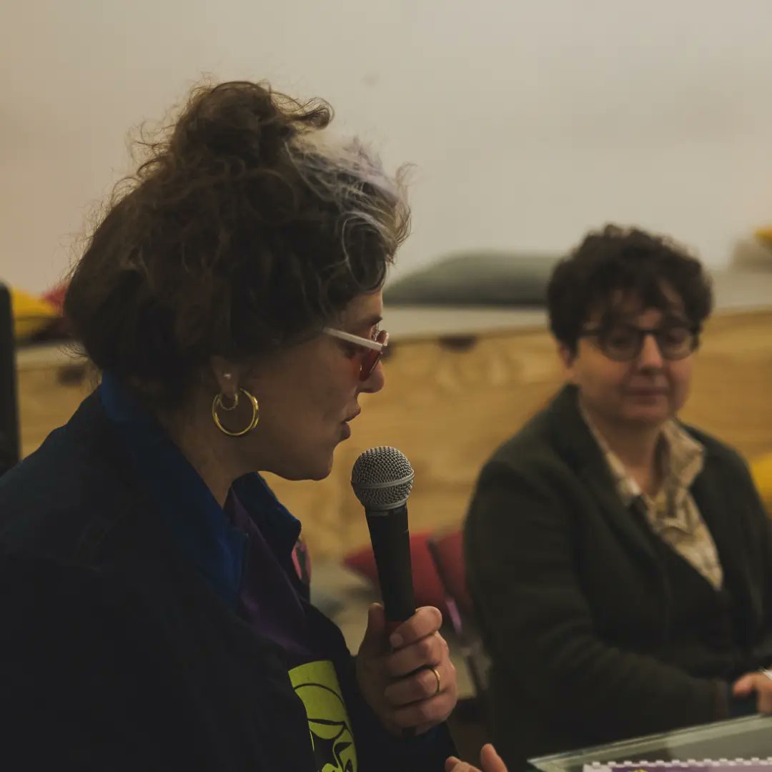 Grazie di cuore alle tante e ai tanti che sabato hanno partecipato con grande interesse e commozione alla presentazione de "Il corpo e la radice" (<a href="/EdizioniETS/">Edizioni ETS</a>) della nostra cara #FrancescaTalozzi ❤️
Qui il racconto del pomeriggio livornosera.it/eventi-livorno…
#FranceVive #Livorno