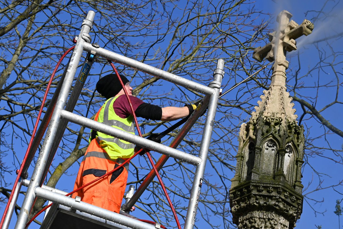 hshaz_reading's tweet photo. The cleaning of the Jubilee Cross and Queen Victoria Statue in action! @ReadingCouncil @HistoricEngland @ClivedenConserv
#rdguk #HSHAZReading
Photos by @ChrisForsey1 https://t.co/qljzuyycoP