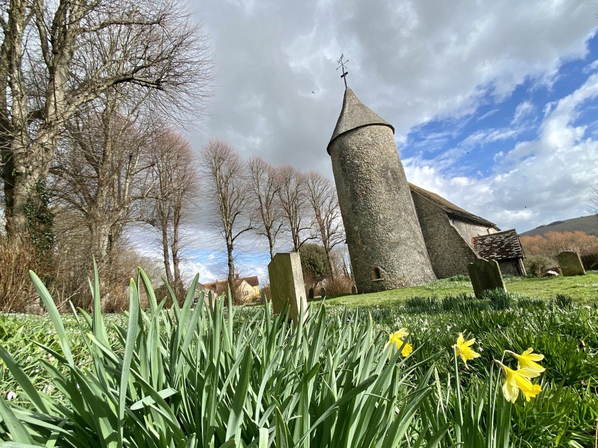 marcthevet's tweet image. Weekend stroll fairly flat 8.5-mile loop from #AbergavennyArms Pub in #Rodmell to #Newhaven via #Southease, #Piddinghoe, along #RiverOuse. Both churches date from 12th Century with plenty of wildlife en route. Pub serves impressive plant-based pie &amp;amp; mash too! #SouthDowns #Sussex