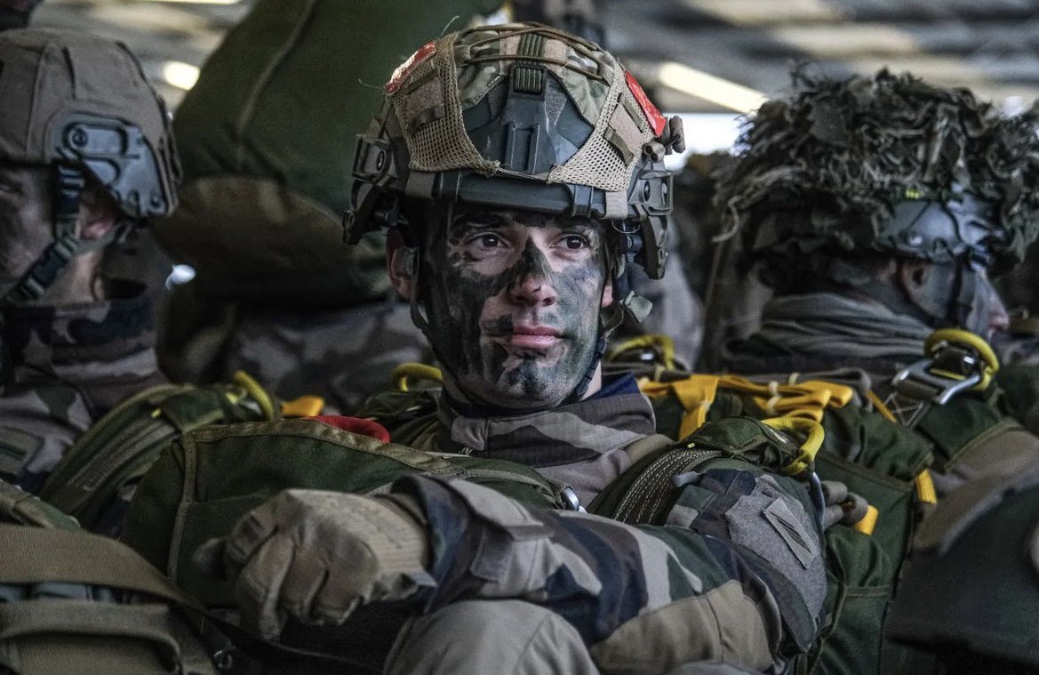 AllaisF's tweet image. 🇫🇷👊 Malgré le froid, les sapeurs-paras du #17RGP sont déterminés pour être #ALaHauteur des missions qui leur sont confiées dans le cadre de l'exercice #ORION23. 📷17rgp