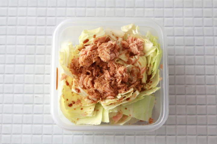 チンするだけなのに秒でなくなる美味しさ！『キャベツ』と『シーチキン』で作る簡単おかず♪