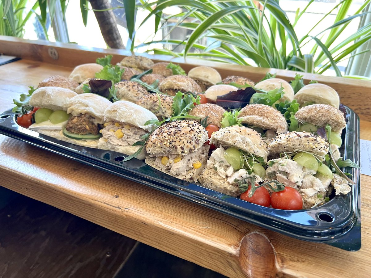 BridgesCamb's tweet photo. This one is for a small birthday party. Thank you for your order 🎂 

Catering for February and March is full. April’s bookings now open. Please visit our website for enquiries 

#victoriasponge #birthdaycake #minirolls #sharingplatter #catering https://t.co/thPo8QiGLx