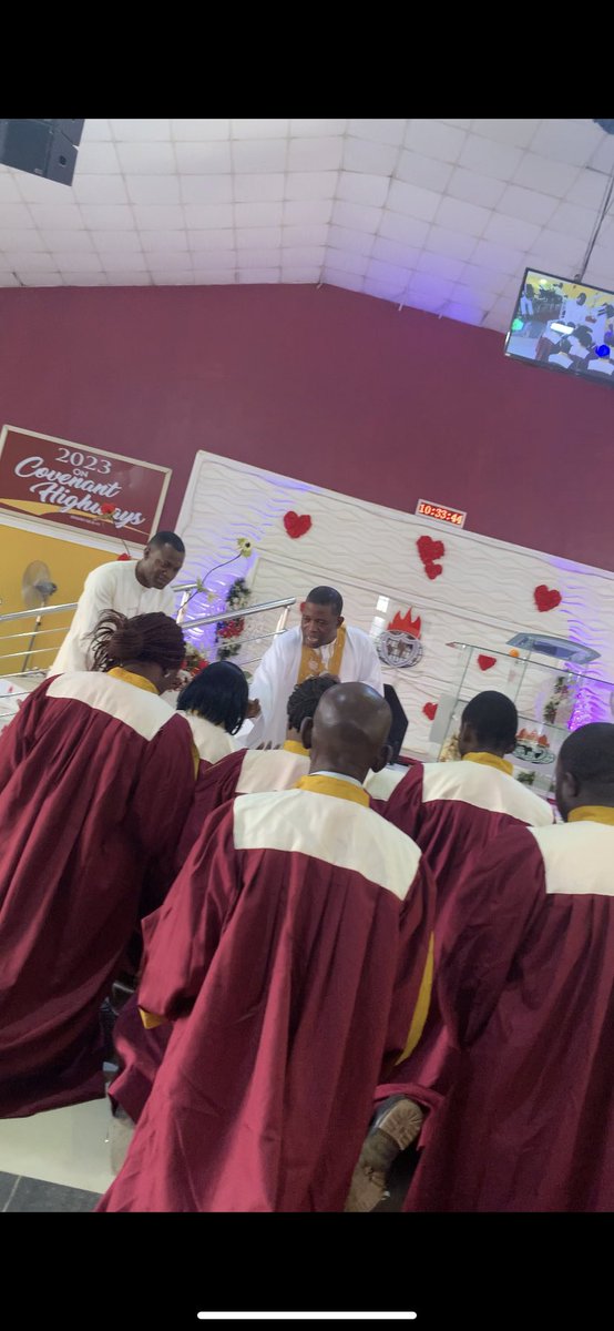 iamthedella's tweet photo. I’m the midst of the rogbodiyan, yesterday, I graduated from Word of Faith Bible Institute (WOFBI) as the 3rd best graduating student! Thank you, Jesus!🚀

Cheers to knowing Christ and making Him known!🥺❤️ #wofbi https://t.co/Bo3ViQVFa7