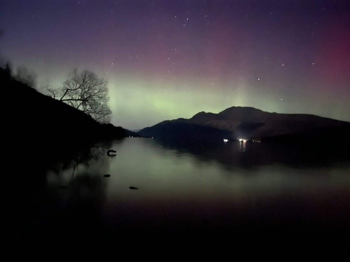 Joyful_Class's tweet photo. Took a drive to Loch Lomond last night to see the Aurora Borealis. https://t.co/Ee90peVCuo