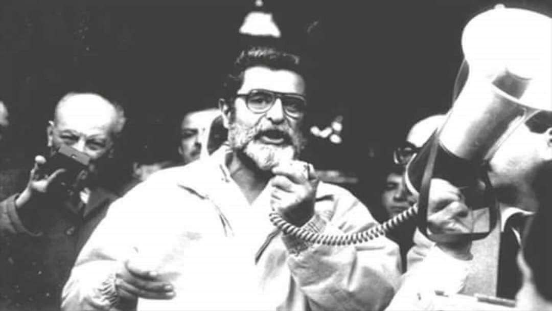 AhmedaT22238584's tweet photo. "لم نكن بعد شيوعيِّين. حذّرونا في المدارس، والمجالس والنوادي هدّدونا في الشوارع. قالوا: الشيوعيّون ضدّ القوميّة والعروبة والوطن ،ضدّ الوحدة والتراث، وضدّ الإسلام أيضاً كان صعباً أن نكون شيوعيِّين، وأصعب ألاّ نكون"

-مهدي عامل https://t.co/RueTWJQdAo