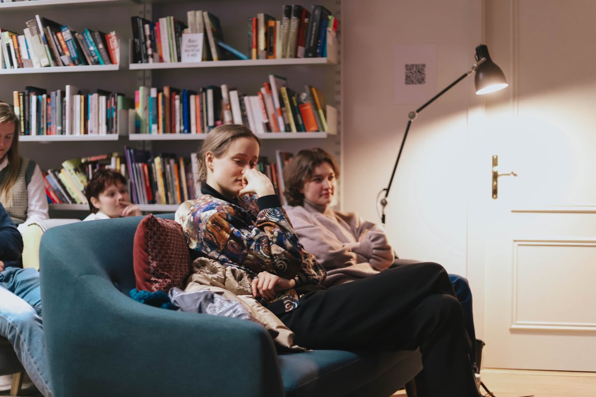 23. februārī <a href="/lgbthouseriga/">LGBTHouseRiga</a> pasākumu cikla “Mozaīkas sarunas” ietvaros notika filmas Neona pavasaris seanss, kā arī ievadsaruna ar filmas veidotājiem un ekspertiem. 
🌈“Neona pavasaris” ir pirmā pilnmetrāžas filma Latvijas vēsturē, kurā attēlots divu sieviešu skūpsts.