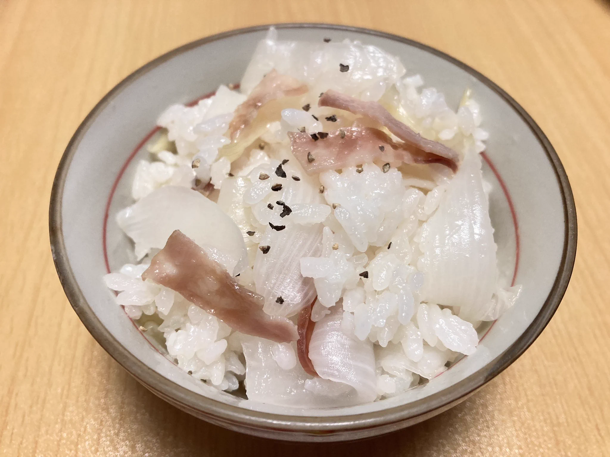 新玉ねぎが好きという人必見！新玉ねぎを使った「炊き込みご飯」のレシピ！