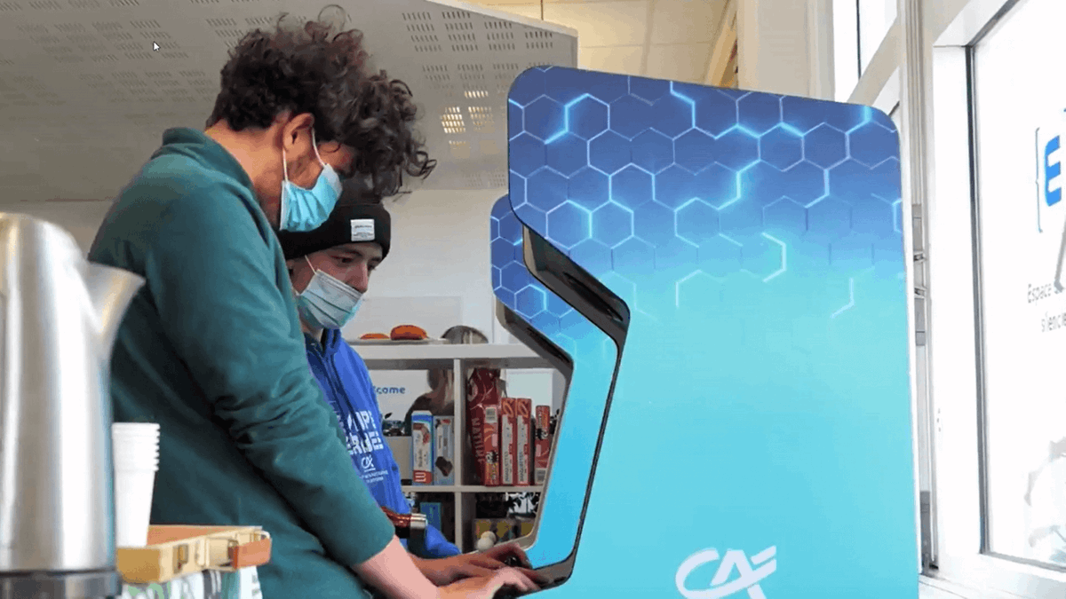 Dans le rétro(viseur) 🔙

Il y a un 1 an, 3 𝗯𝗼𝗿𝗻𝗲𝘀 𝗱’𝗮𝗿𝗰𝗮𝗱𝗲 𝗰𝗮𝗿𝗶𝘁𝗮𝘁𝗶𝘃𝗲𝘀 posaient leurs valises dans un hackathon (marathon de programmation)💻

Au total, 5000€ de dons ont été collectés pour une association grâce à l’engagement du <a href="/CreditAgricole/">Crédit Agricole</a> 💝