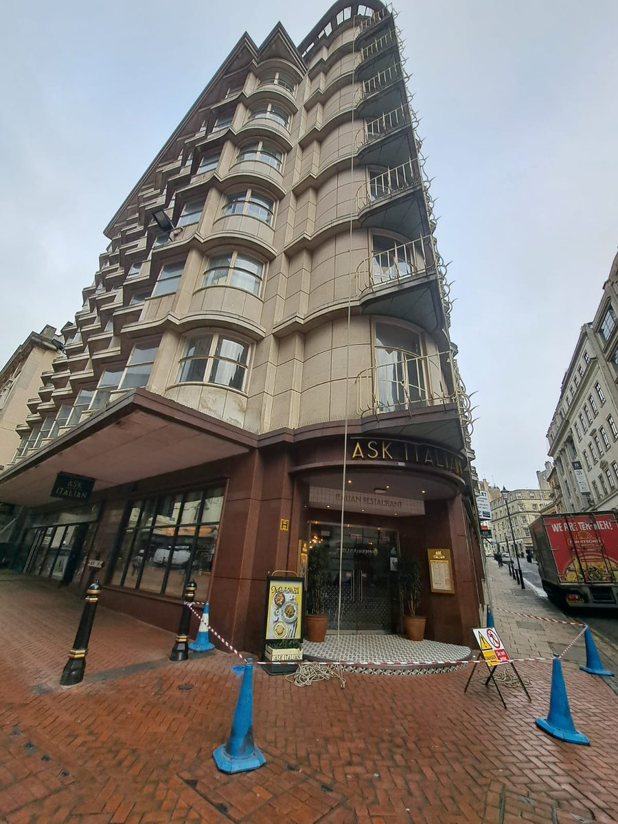 CompleteAccess's tweet photo. A new #windowcleaning contract starting today - #bham city centre #difficultaccess but we adapt & overcome https://t.co/Sf9PxFrdMg