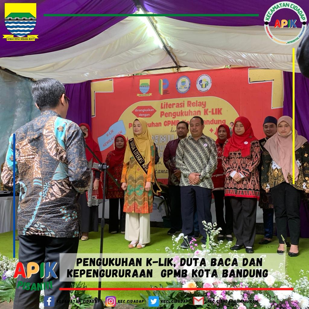 Bapak Wali Kota Bandung yang diwakili oleh Asisten 1 Pemerintahan dan Kesra Kota Bandung mengukuhkan K-Lik atau Kios Literas Kewirausahaan Kewilayahan kepada 6 Kecamatan. Senin, 27 Februari 2023 <a href="/kangyanamulyana/">Yana Mulyana</a> <a href="/halo_bandung/">Prokopim Kota Bandung</a> <a href="/HendrawanHilda/">Hilda Hendrawan</a>