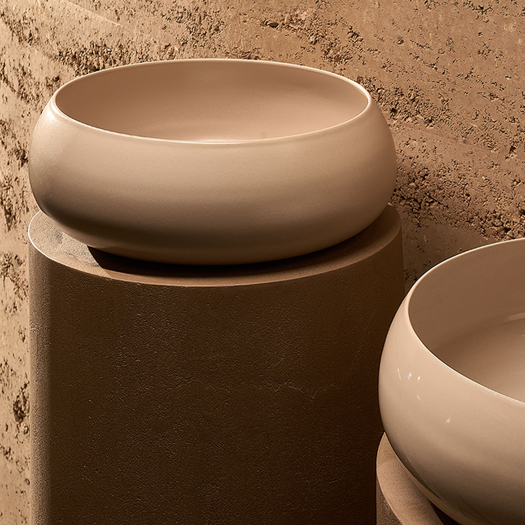 Bette_UK's tweet photo. The BetteCraft basin might look delicate, but it's so durable it comes with a 30-year warranty. It's also available in a wide range of colours. #Bettebathroom #sustainable #countertopbasin #washbasin #colouredbasin #circularbasin https://t.co/LyBttkVNDP