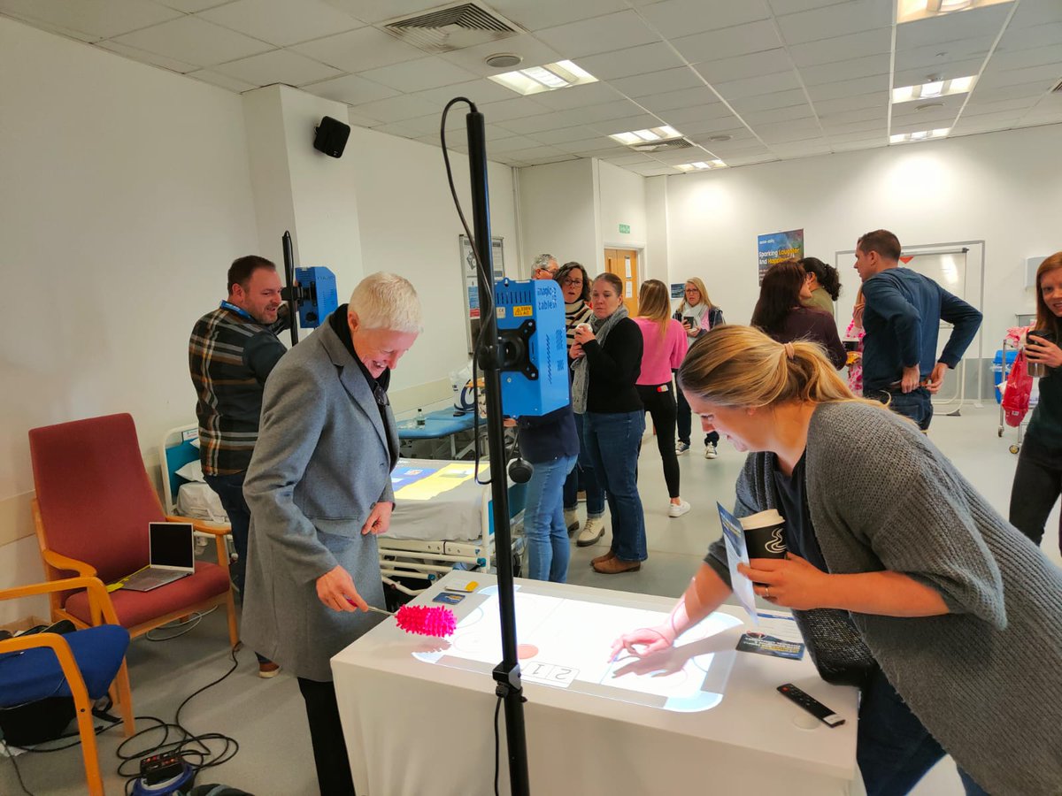 Rebecca_Ablty's tweet image. Fab weekend at the @UHS_CritCare @UHS_Therapy Southampton ICU course, feeling v inspired from meeting everyone + hearing how  #HappinessProgramme is used by the physio and nursing teams at Southampton University Hospital, grateful to be part of it!🌸🐎🎈🐟@UHSFT @SocialAblty