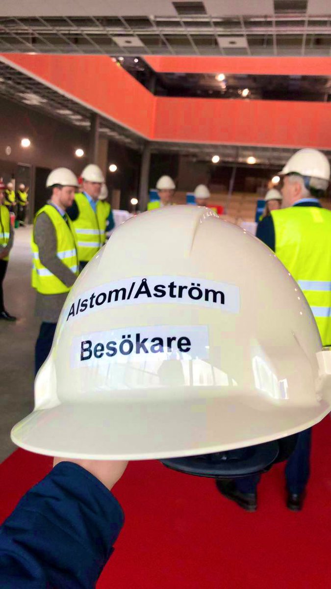 CBeaune's tweet photo. #Innovation | Fier d'inaugurer en #Suède le 3ème centre d’innovation mondial d’@Alstom, un laboratoire d'excellence industrielle 🚅 @AlstomNordics
À portée des universités et startups, on y développe les transports verts de demain. Fierté française, réussite européenne ! 🇸🇪🇪🇺🇫🇷 https://t.co/2dHvA0KOoN