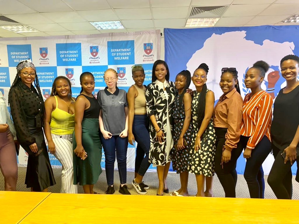 BogoloKenewendo's tweet photo. I had a great time with @YoungMindsBW #Modelparliament and the honorable members. Thank you ladies for your passion, determination and your commitment to civic leadership. Where there is a will, there is a way! #Strongertogether #Womeninleadership #BJK https://t.co/707vu2TtUF