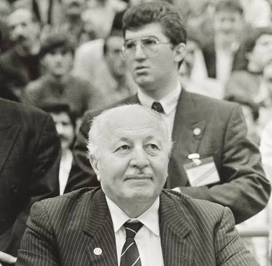 Tüm mesele şerefli bir ölüm içindir...