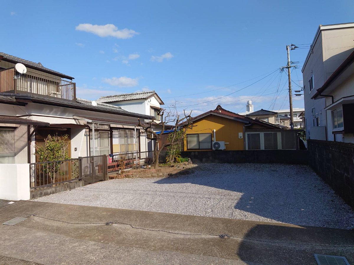 r_net6130's tweet photo. 駐車場4台以上！リフォーム済み耐震基準証明書付き住宅で登録免許税、不動産取得税が減免されます。
住宅ローン減税の対象です。
宮崎市出来島町の中古住宅で
3月4、5日オープンハウスを開催します。
https://t.co/z3dkxRJ8pj
#中古住宅 #オープンハウス #宮崎市
#出来島町 #不動産情報 #アールネット https://t.co/Q3nPlAVigz