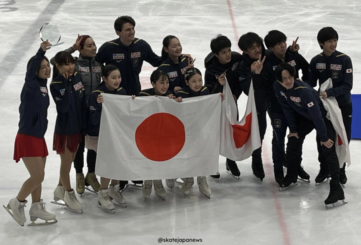 Team Japan won the 2023 Challenge Cup Trophy. Congratulations to all the skaters and thank you for your hard work. 🏆