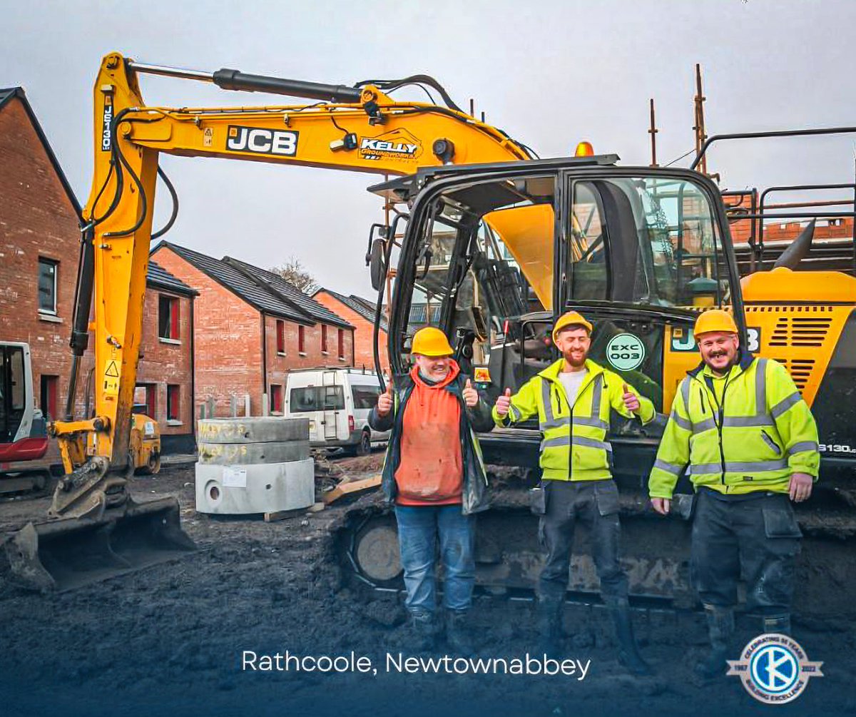 Tracey_Concrete's tweet image. Tracey Perfect Base™ manholes get the thumbs up from @KellyBrothers on housing development in Rathcoole, Newtownabbey. Great work everyone! 🏗👷‍♂️👍 See more: traceyconcrete.com #PerfectBase