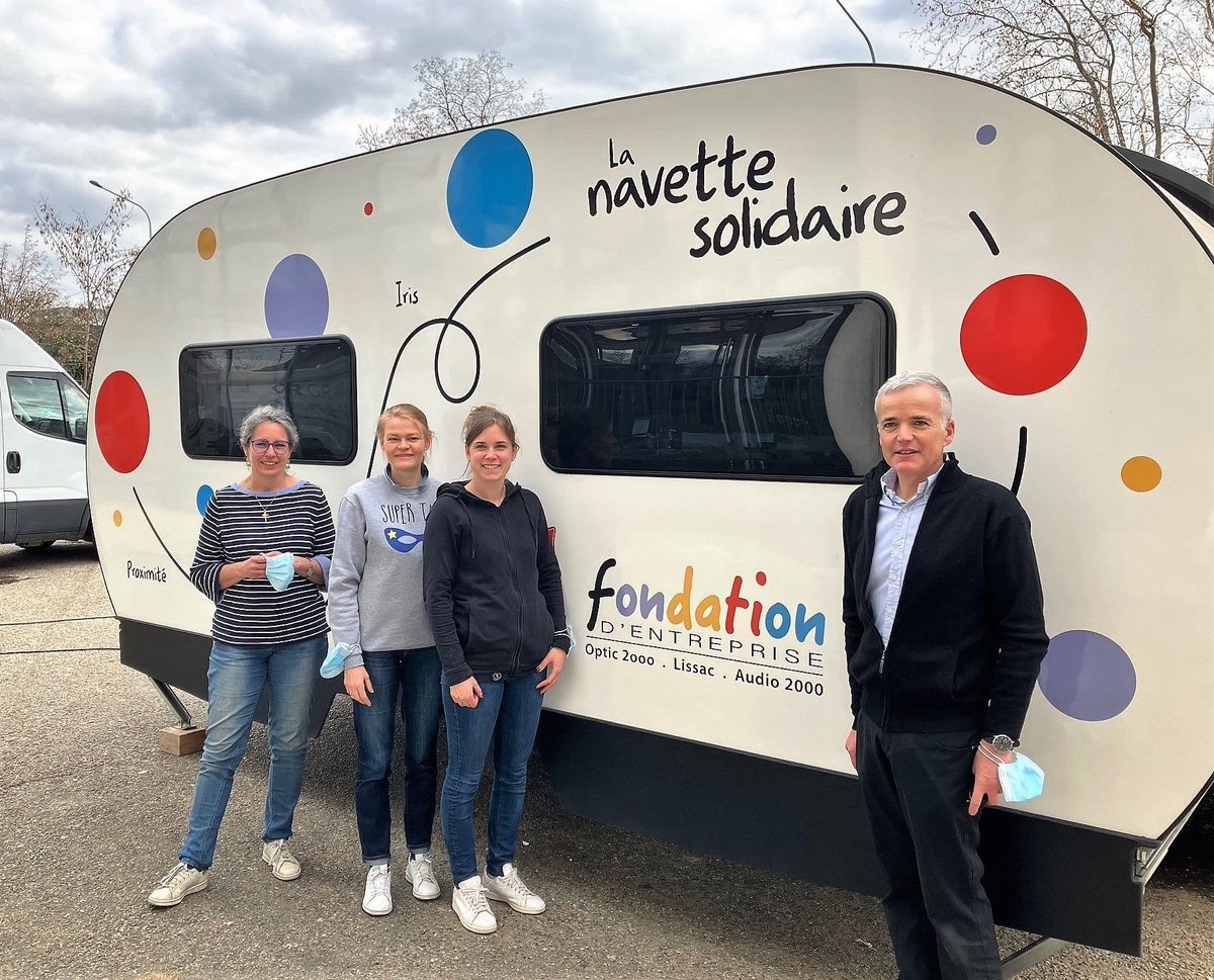 La Navette Solidaire de la Fondation d'entreprise <a href="/optic2000/">Groupement Optic 2000</a>-Lissac-Audio 2000 s'est installée, le 18 février, à Vénissieux. 29 enfants, en situation de précarité, ont pu bénéficier d'un dépistage visuel et 13 paires de lunettes ont été réalisées.

#Sante <a href="/ArmeeduSalut/">Fondation de l'Armée du Salut</a> <a href="/twit_anjo/">Association Nationale des Jeunes Ophtalmologistes</a>