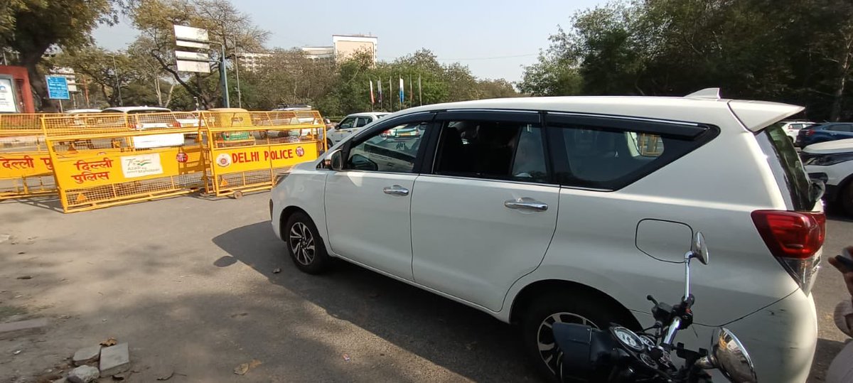 AdvRajendraPal's tweet photo. I have never seen such kind of undeclared emergency during my entire life as I have been compelled to park my vehicle at Sardar Patel marg by Chanakya Puri police and not allowing me to go, it’s sad day for my country. https://t.co/15HigQGZtw