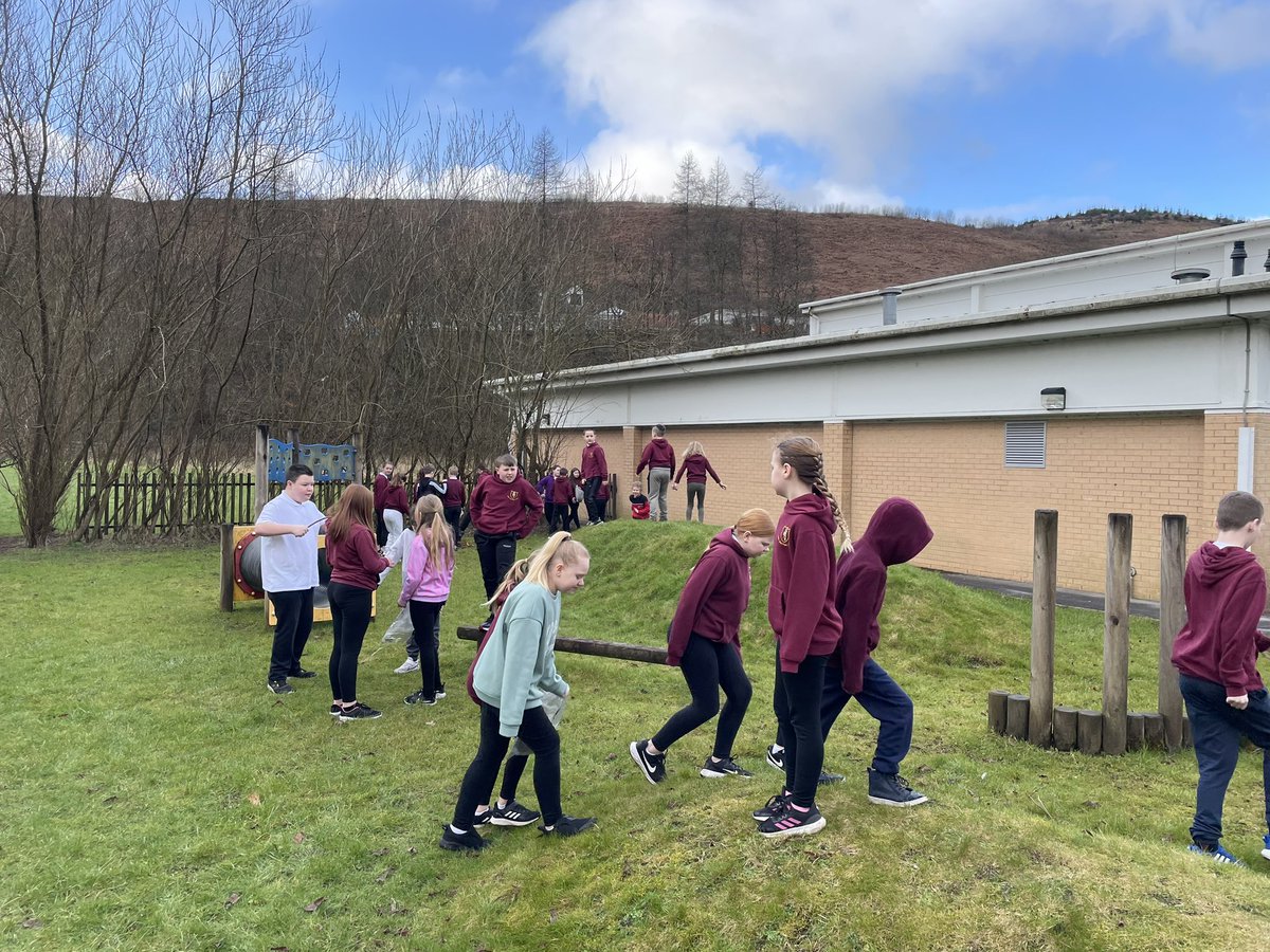 CymerPrimary's tweet photo. We are so excited to be working with Sarah from the @LostPeatlands Project today! ♻️🍃 #CAPOakClass #cymerafaneco https://t.co/2KzhPGP63x