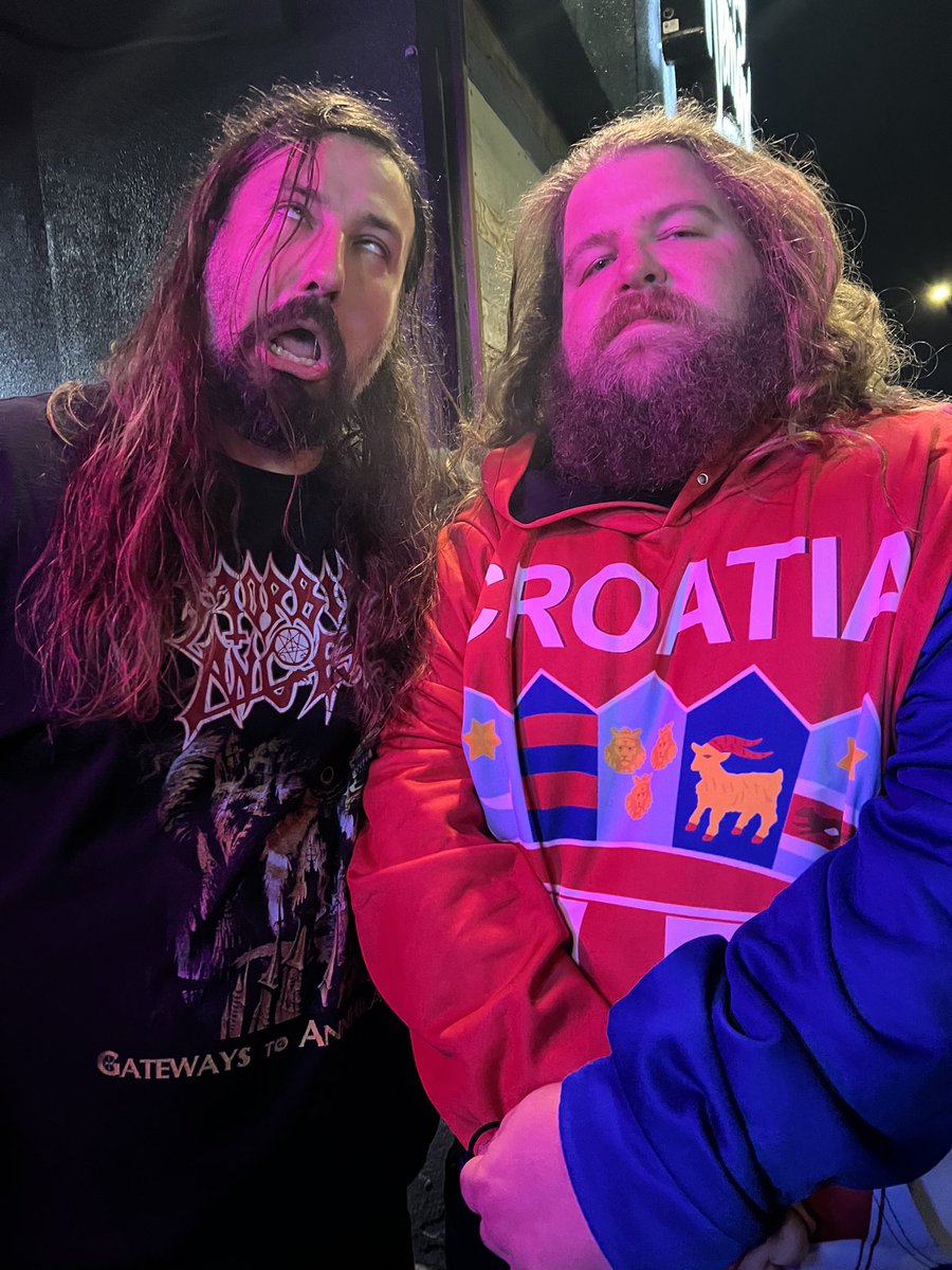 Axegrinder90's tweet photo. Sick times with Pete n Pete https://t.co/mtPMvqF0bG