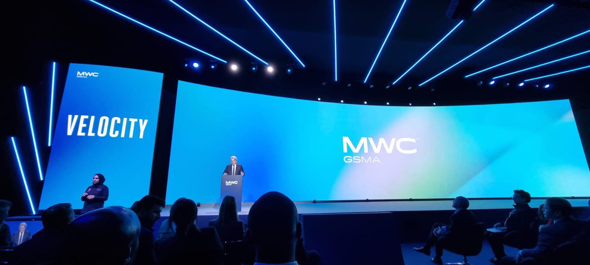 Martel_Innovate's tweet photo. 🇪🇺 Europe has all the intention to lead the #Connectivit revolution and will do so, concludes @ThierryBreton 

#MWC23 #DigitalDecade @DigitalEU @6G_SNS @EU_CloudEdgeIoT @dynasat_project @6Gntn @5G_Stardust @ETHER_eu https://t.co/xQamDQ1Y3T