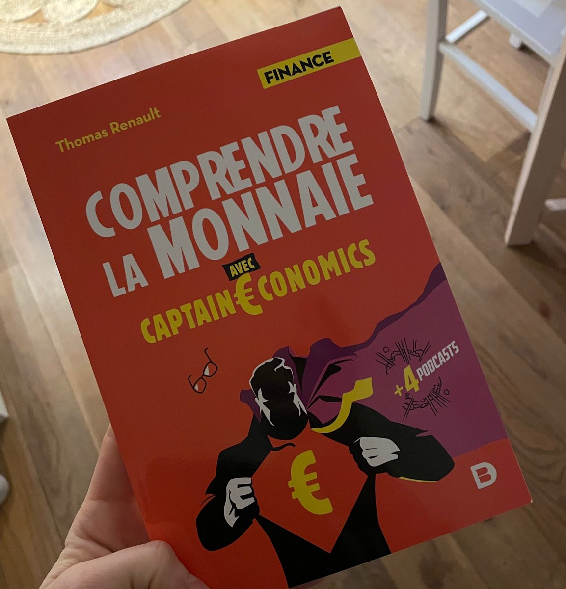 partageonsleco's tweet photo. 📕 Un grand bravo à notre parrain Thomas Renault (alias le @captaineco_fr) pour son deuxième livre "Comprendre la Monnaie" 🏦 🦸‍

@Paris1Sorbonne
@EESorbonne
@PSEinfo https://t.co/lmqxmnWDIf
