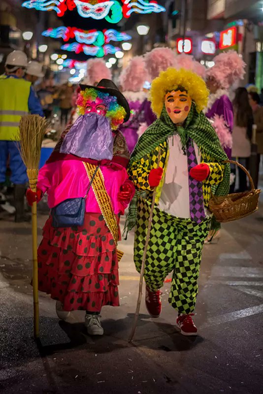 ValorManchego's tweet photo. Éste es un tema interesante ❤️
¿Qué os parece? ¿Creéis que nuestros carnavales han perdido su esencia de máscaras/mascarutas/mascaritas, murgas... y ahora son «uno más»? 🤔
¿O quizás os encante la deriva que están llevando?
(⭐️Por un debate enriquecedor sobre nuestra tierra⭐️) https://t.co/fInehofrOA