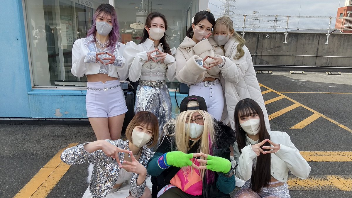 makoeall0109's tweet photo. 「AWESOME・8人目のメンバー」まこっちゃんとは・・・
AWESOMEのライブを「ド派手」に盛り上げるために現れた誰よりもAWESOMEを愛してやまねぇ奴である。
#AWESOME_7(@AWESOME_JP_7)
#エキパレ(@ookini_girls) https://t.co/djjVlaZ0MQ