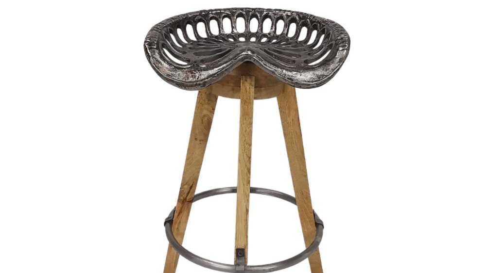SotranDecor's tweet photo. MANCAVERS UNITE...Industrial Metal and Wood Tractor Bar Stool  #cielo #at_ home #shf  #"house_ &amp;_ home" #indique #coricraft #weylandts #essops #mr_price_home #furniture_warehouse #block_&amp;_chisel #mrp_home_online #mrp_home_online #mr_p_home #motani_furniture #homedecor #ManCavers https://t.co/S8KfcQsFHI