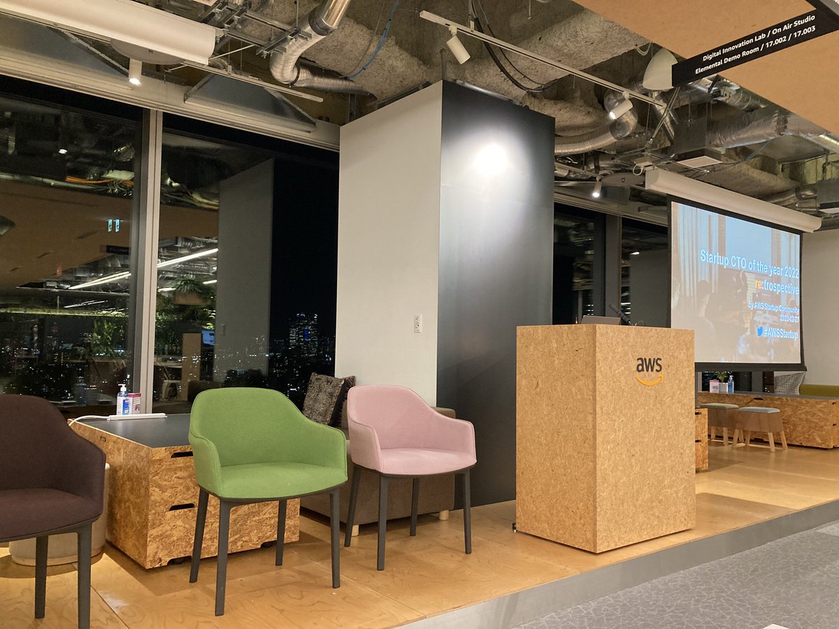 xhiroga's tweet image. あと2分！ #AWSStartupLoft