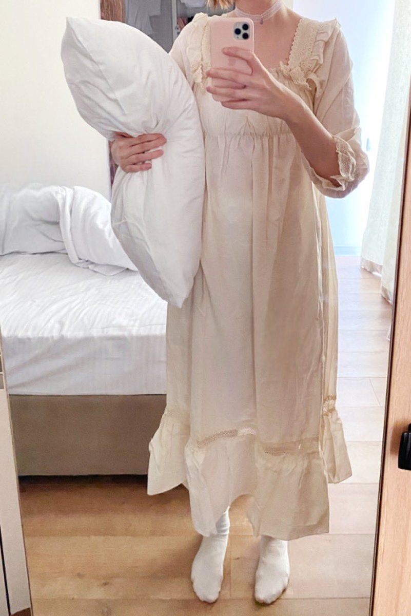 Sleepwear meme. Umm I think they forgot some kind of a night wear! (If someone except me wears those…) And how do you sleep? 😄