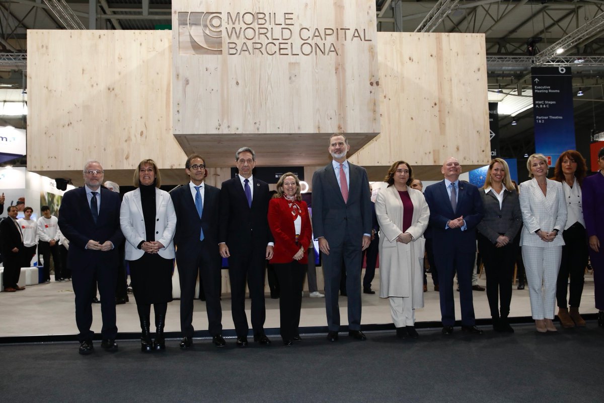 📸 Foto de familia en el tour inaugural del #MWC23

#FeelTheTechnology