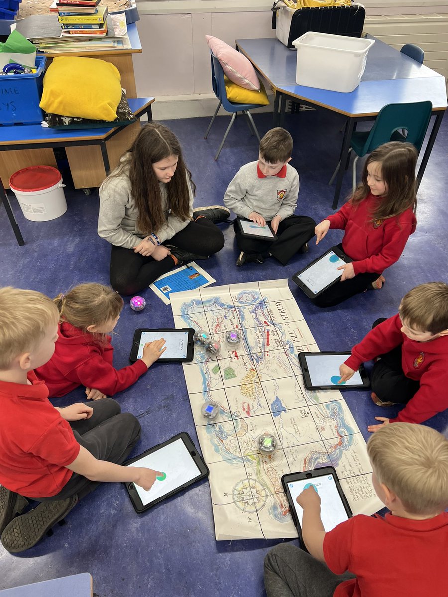 MidCalder_PS's tweet image. One of our P7 leaders supported P2 and P3/2 to use Spheros to navigate around the Isle of Struay. We used directional language, as well as developing our speaking and listening skills. 
#MCPSP2 #MCPSP3_2 @SpheroEdu @wldigilearn #PupilsAsTeachers #MCPSP7