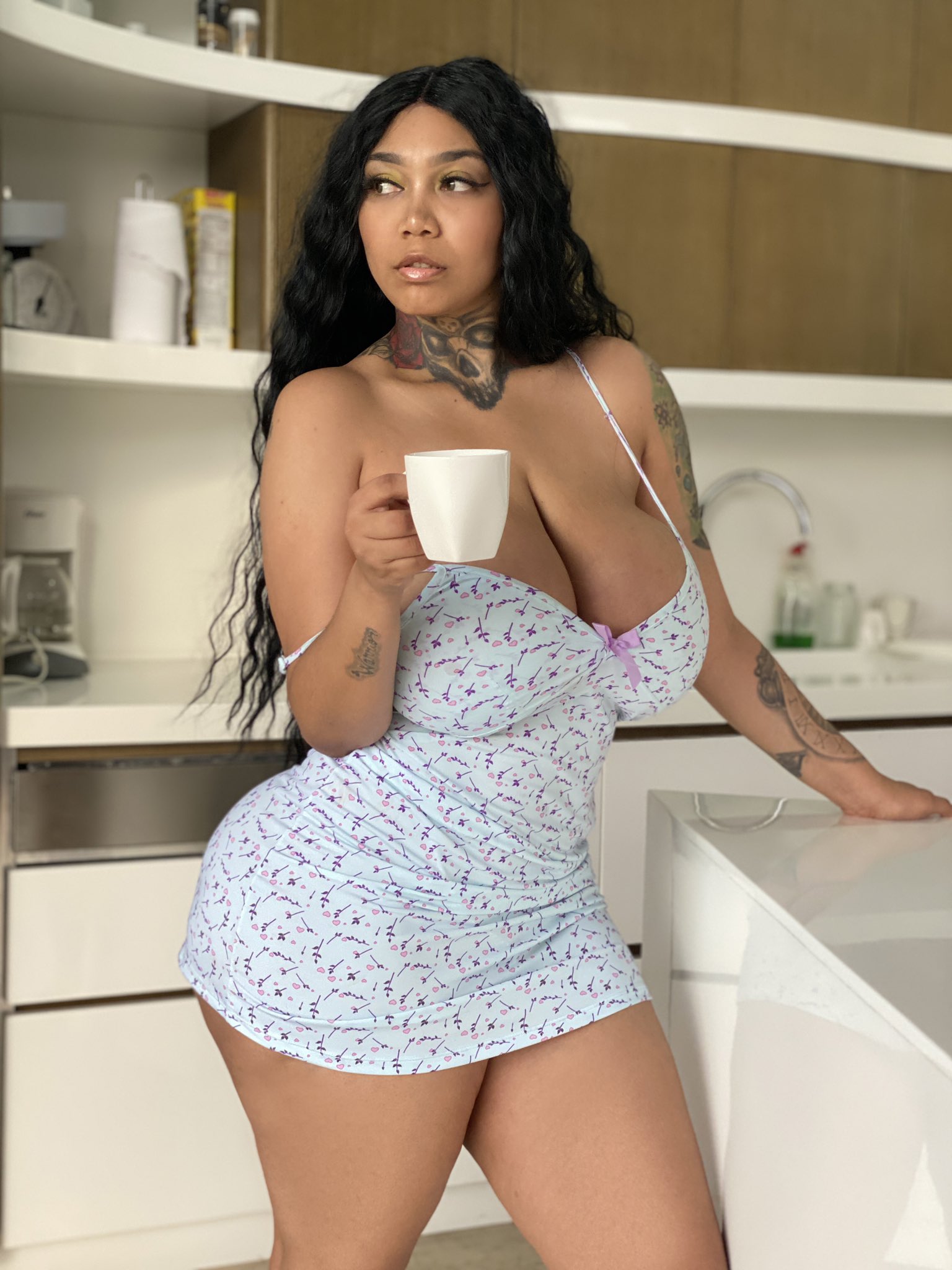 Amora Luv serving breakfast
