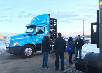 KeithDPatch's tweet photo. Hydra Energy @HydraEnergyNow, Hyzon @hyzonmotors & Nikola @nikolamotor are the hydrogen fuel cell & internal combustion trucking providers for this project in Alberta 🇨🇦. @AMTA_ca AMTA-led 2-yr demo project for #hydrogen #fuelcell & #ICE Class 8 trucks. #H2 #FCEV #FCET #HGV https://t.co/oC7bMALjG3