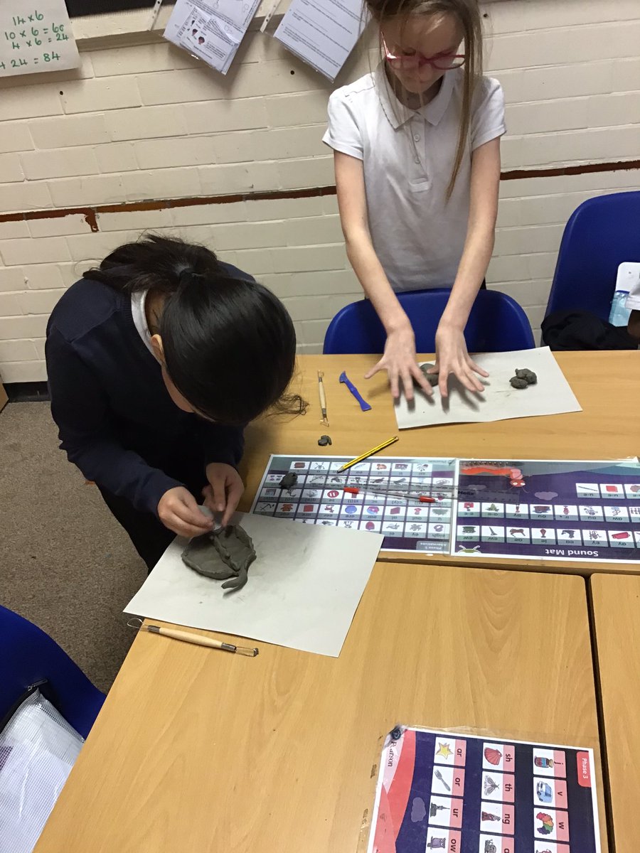SalisburySPS's tweet photo. Creating peppers for our ‘fruit and vegetables’ topic in Art. Y4 are trying hard to manipulate the clay. 
#salisburystars #primaryrocks #year4 https://t.co/lS61mvAwLS