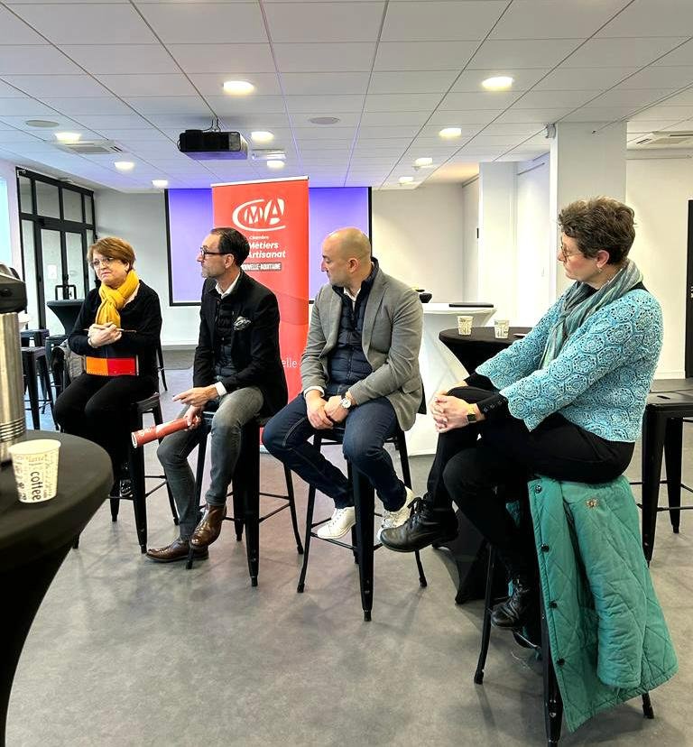🥐☕| Les petits dej’ de l’artisanat
Ce matin, Laurent Melin, président de la CMA-NA #Corrèze, a participé au petit dej’ de l’artisanat de Malemort. L’occasion pour les artisans d’échanger avec les membres de la CMA
Un beau moment de proximité !
La CMA est fière de ses artisans🤩