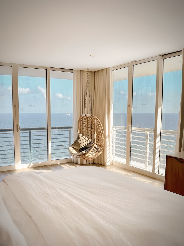 Come for the Heavenly Bed, stay for the views at The Westin Fort Lauderdale Beach Resort 🤩 #SleepWell