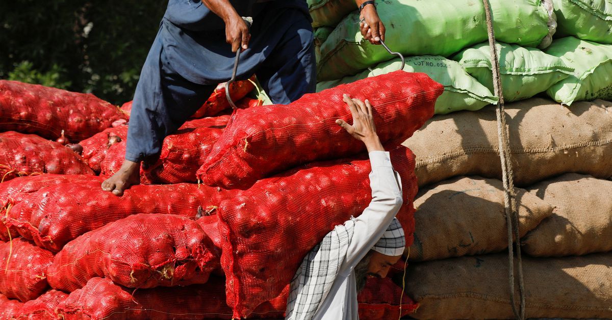 Reuters's tweet photo. Inflation in Pakistan could average 33% in H1 2023, says Moody's economist https://t.co/pa39AYk1td https://t.co/ZaDsReZco3