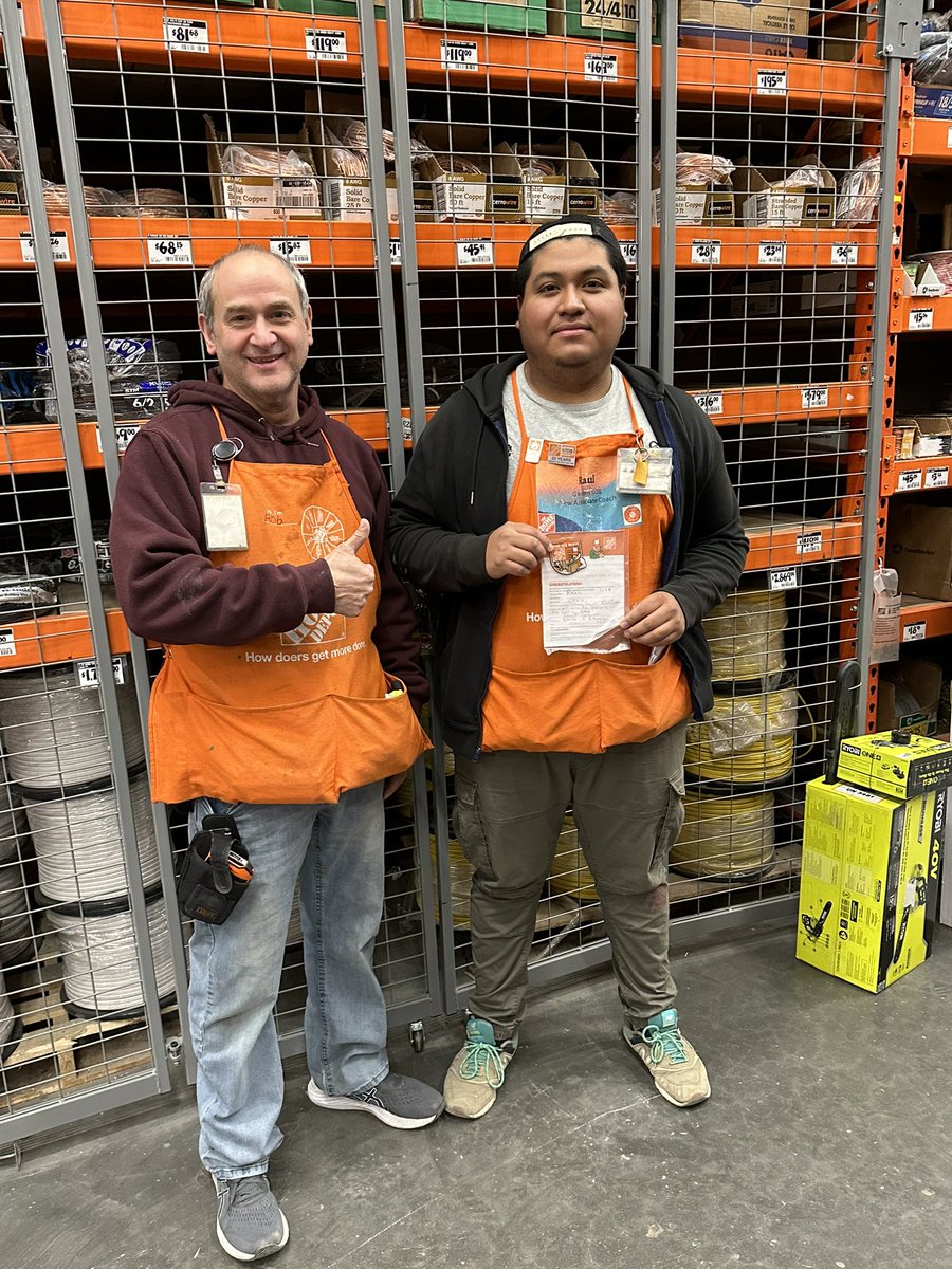 Bobby recognizing Raul for all his hard work. 0950 <a href="/RICHNYMETRO/">RICH MONTAGUE</a> <a href="/Kamil_J51/">Kamil Jalil</a> @kmd99f <a href="/PassaicHD_0950/">Verenisse Chavez</a> <a href="/nyyroro/">Ro Rodriguez</a>