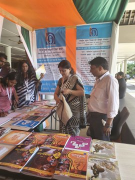 UltimatumArmada's tweet photo. EAM @DrSJaishankar along with H.E. Ratu Wiliame M. Katonivere @PresidentFiji released a certificate course 'Aarambhika' for Indian diaspora during the inaugural session of 12th World Hindi Conference held in Fiji from 15th - 17th February, 2023.
@CAAnupmukherjee @PIOCCI_NewDelhi https://t.co/InVmY7lDDU