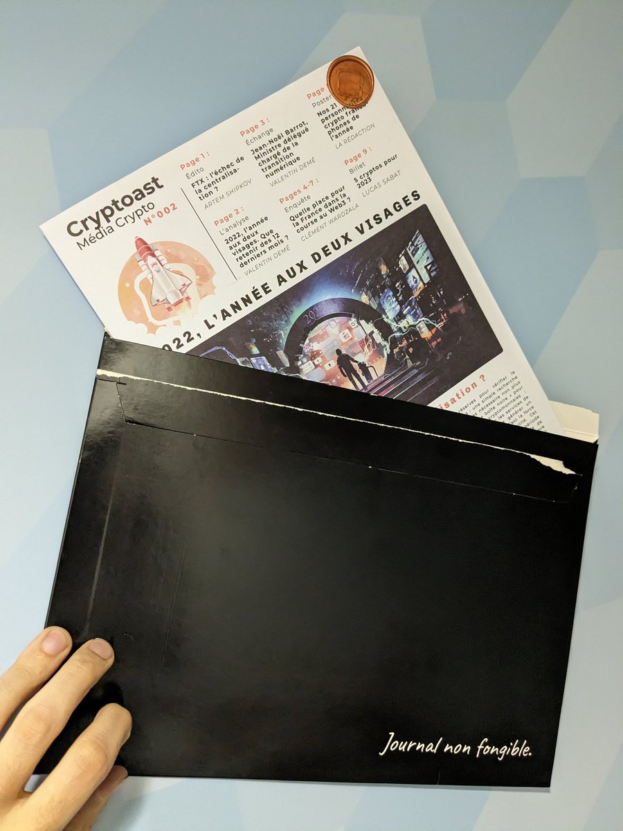 Bravo, avec un peu de retard, à @ValCryptoast et toute l'équipe de <a href="/CryptoastMedia/">Cryptoast</a> pour ce magazine papier. Énorme boulot