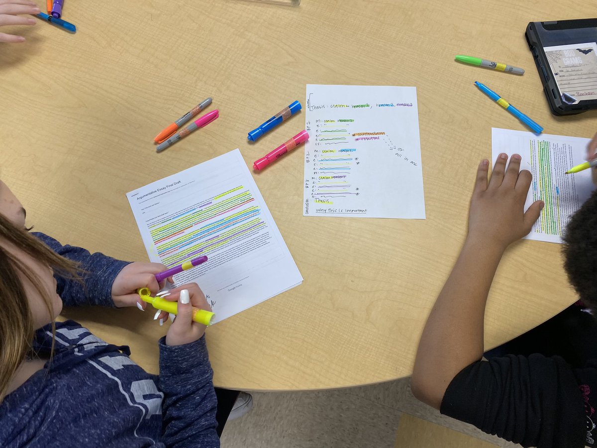 Mrs. Bonham’s class is “painting essays” to ensure that their writing is clear, coherent, and complete. What a great activity to support our visual learners <a href="/Hamilton_GMS/">Hamilton Garfield</a>!
