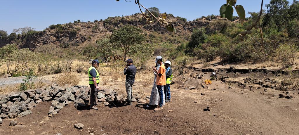 Water &amp; E&amp;S team surveying additional routes to provide clean water to  more community around #Anole Village,where drinking water is as rare as #Diamond
#waterAction #CleanEnergy #RenewableEnergy #development #meridiam #Ethiopia #Oromia #geothermal