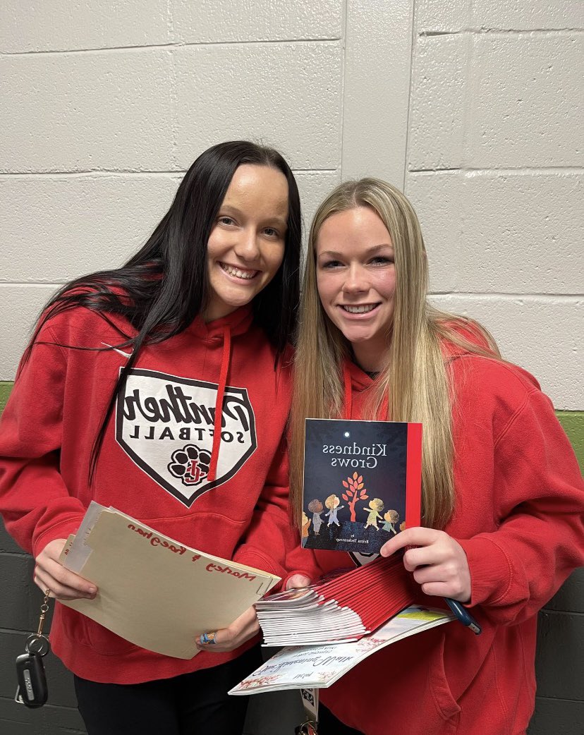 I loved getting to read to these North Jackson Elementary School students yesterday. It was great to see all of the smiling faces and hear what they had to say. #community <a href="/JcProudpanthers/">JC_ProudPanthers</a> <a href="/SoftballJc/">JCPantherSoftball</a> @JaxcoPanthers
