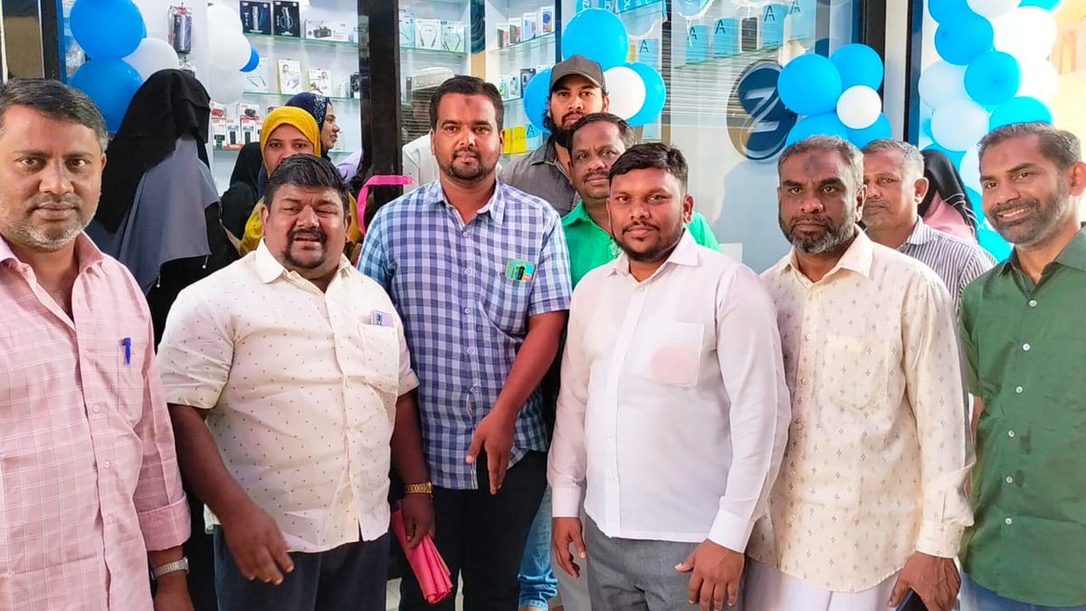 KMSMBuhariSait's tweet photo. இனிதே ஆரம்பமானது Zoya Mobiles!
ஒரு வாரம் காலத்திற்கு திறப்பு விழா ஆஃபராக!

டெம்பர் க்ளாஸ் ₹21

ஹெட் போன் ₹51

போன் பேக் கவர் ₹81

இந்த அரிய வாய்ப்பினை பயன்படுத்திக்கொள்ளுங்கள்.

இடம்: JHA Complex, அரசன் சூப்பர் மார்க்கெட் வளாகம், ஷாத் டிரேடர்ஸ் அருகில், மேலப்பாளையம். https://t.co/jE6OEZWgGz